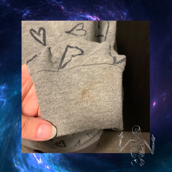 💀 Heart Sweater - Picture 3 of 5